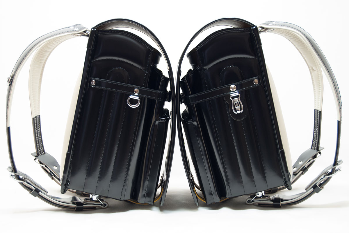NO.6000L(ツヤあり黒)【牛革製ランドセル】側面Dカンとナスカン